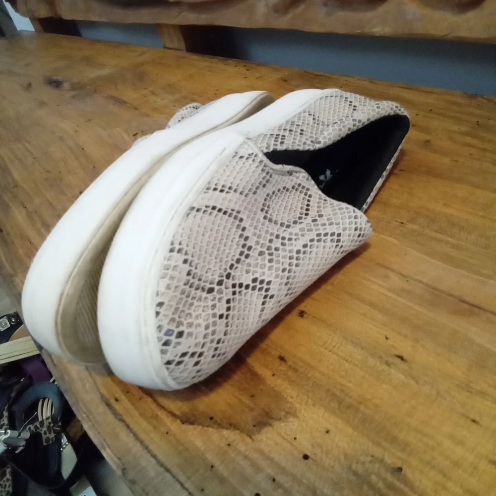 a.new.day Bibi Size 10 Snake Print Faux Leather Slip-On Sneakers - Picture 14 of 16